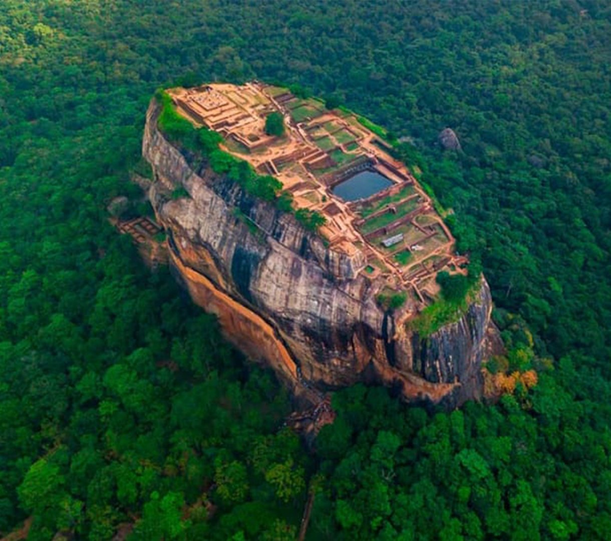 Aerial-View-of-the-Sigiriya-Rock-Fortress-in-Sri-Lanka-1-1536x1151